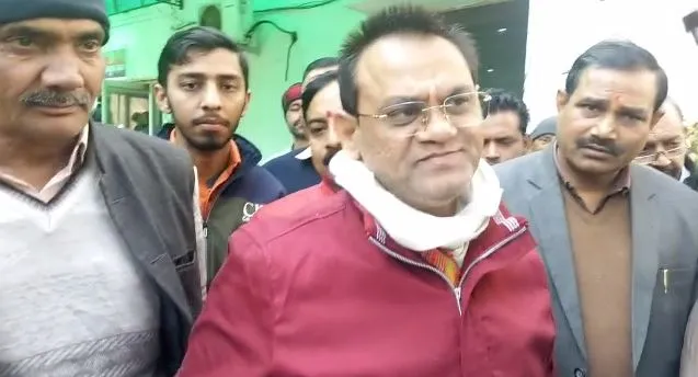 मेरठ: गैंगरेप पीड़िता को लेकर SSP कार्यालय पहुंचे राज्यमंत्री, बोले- औपचारिक थी मुलाकात
