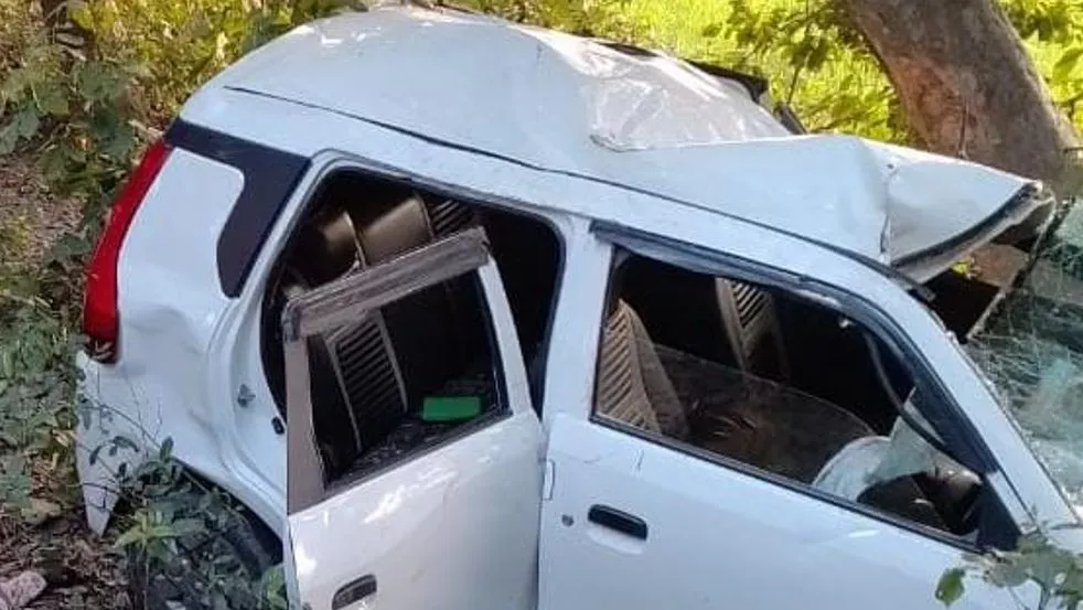 पीलीभीत: कार ने दो बाइक और साइकिल में मारी टक्कर, वृद्ध की मौत