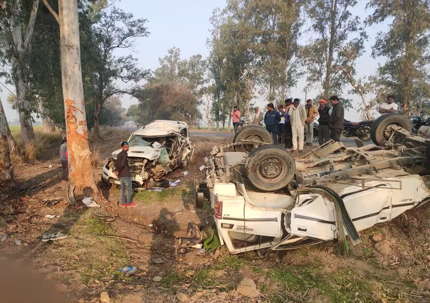 बांदा में दर्दनाक हादसा: बारात से लौट रही गाड़ियां आपस में टकराई, पांच की मौत, आधा दर्जन घायल- Video 