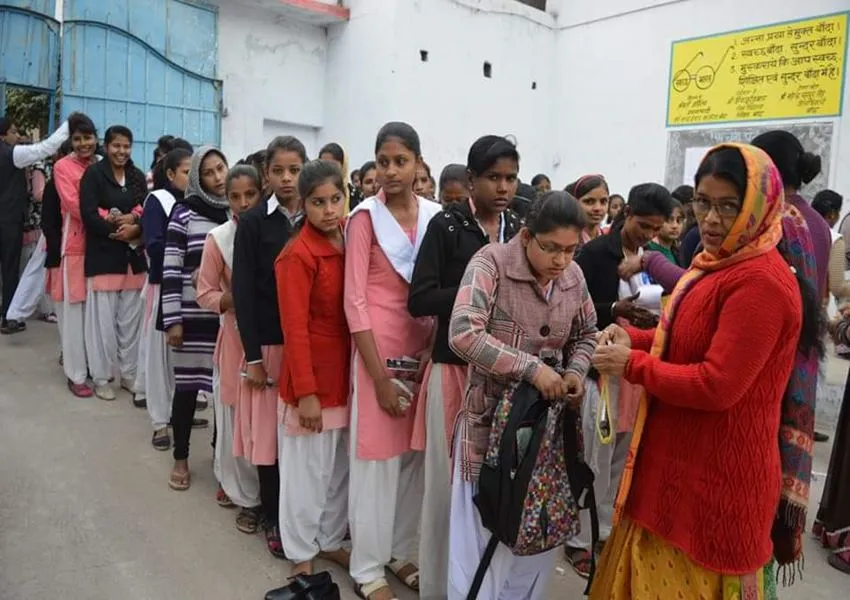 बांदा न्यूज: जिले के 67 परीक्षा केंद्रों में कड़ी निगरानी में शुरू हुई हाईस्कूल व इंटरमीडिएट की परीक्षाएं 