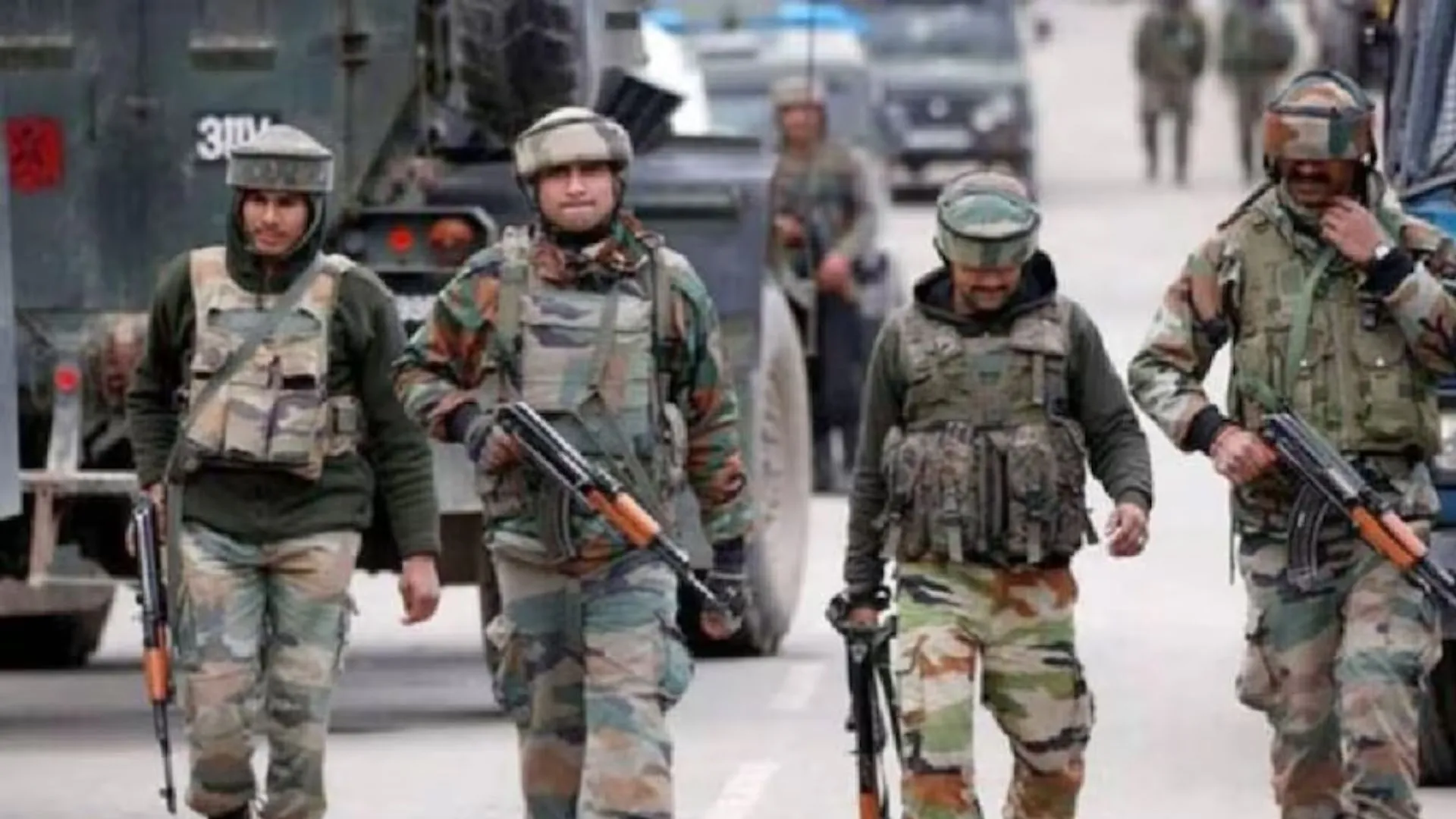 जम्मू-कश्मीर: पुलवामा में आतंकियों ने की कश्मीरी पंडित की हत्या की, महबूबा बोलीं-  BJP सरकार अल्पसंख्यकों की रक्षा करने में नाकाम 