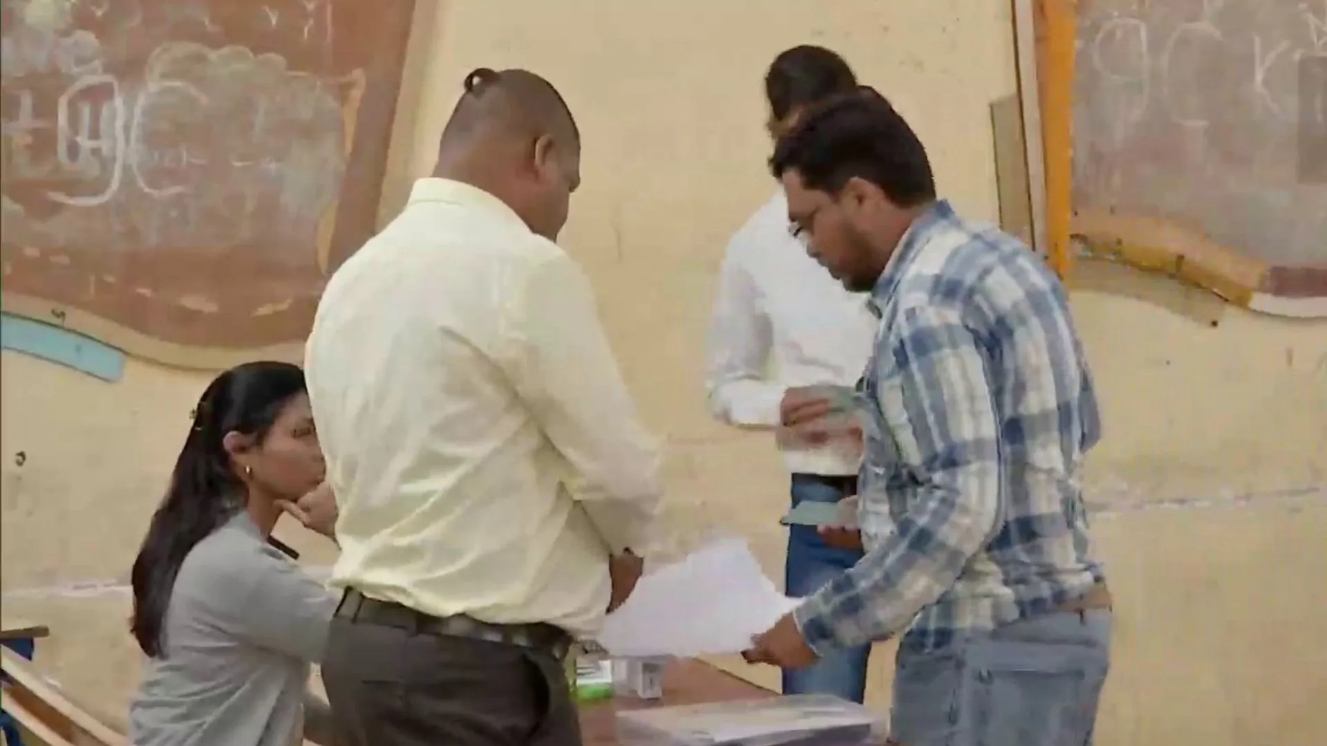 महाराष्ट्र की कस्बा और चिंचवाड़ विधानसभा सीटों पर उपचुनाव के लिए मतदान जारी 