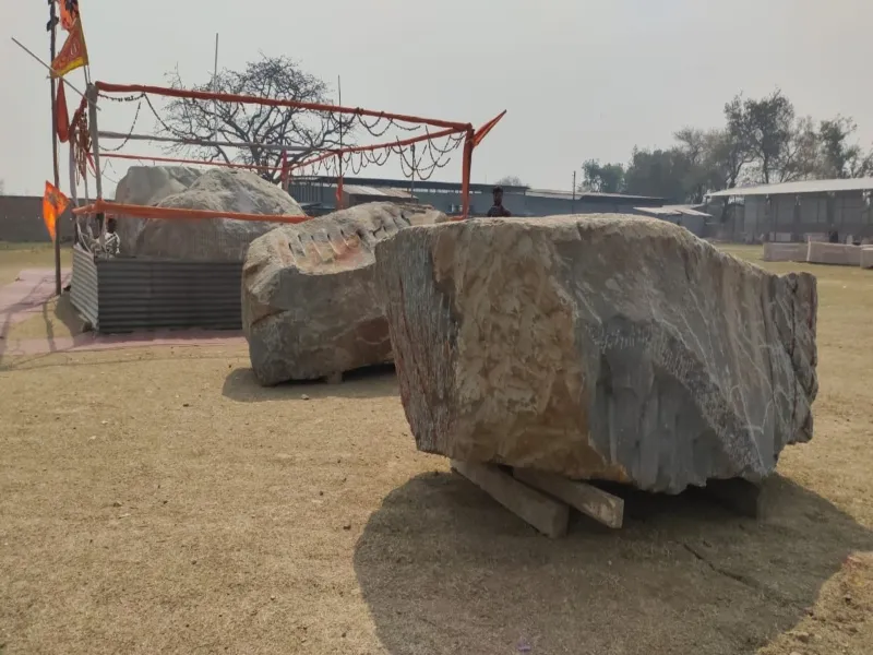 अयोध्या: नेपाल के बाद कर्नाटक के मैसूर से अयोध्या पहुंची दो और देवशिला