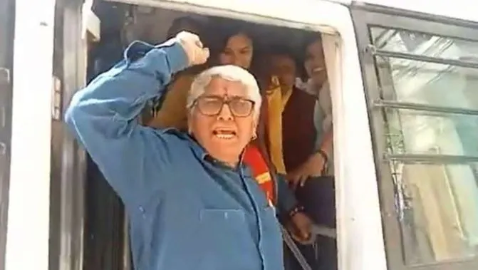 'मोदी मर गया', AAP कार्यकर्ताओं ने लगाए आपत्तिजनक नारे, सामने आया Video