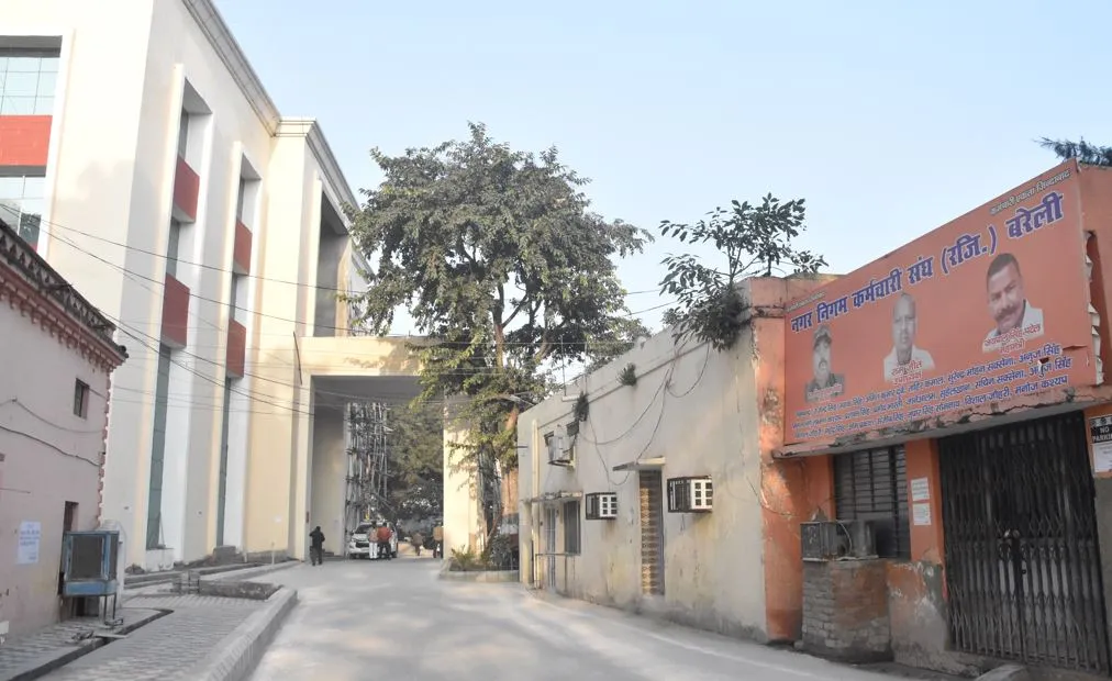 बरेली: पार्षद कक्ष में नहीं बैठ पाएंगे पूर्व पार्षद, टूटेगा भवन, सीटीओ ने खाली किया कमरा