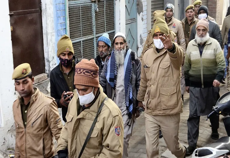 संभल : सजा सुनते ही टूटी आसिफ व जफर के परिजनों की आस, सात साल से तिहाड़ जेल में बंद थे दोनों