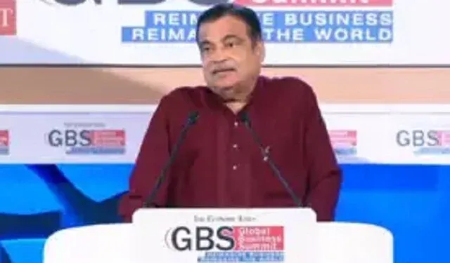 सरकार भारत को वाहन विनिर्माण का वैश्विक केंद्र बनाने पर काम कर रही है : गडकरी 