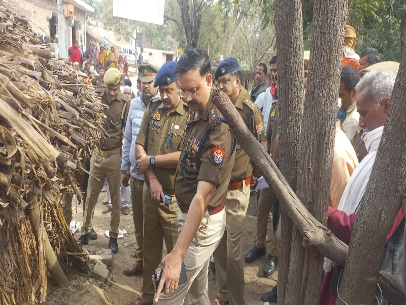 Murder in Hardoi: सो रहे बुजुर्ग की धारदार हथियार से हत्या, प्रधान पति और उसके पुत्रों के खिलाफ रिपोर्ट दर्ज  