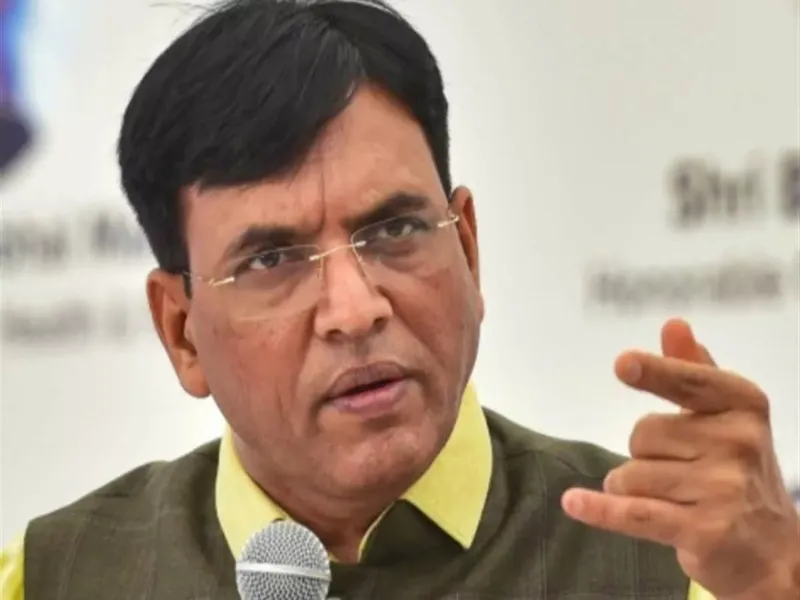 UP GIS-2023: केंद्रीय मंत्री मांडविया ने निवेशकों से किया संवाद, कहा- स्वास्थ्य क्षेत्र में निवेश के हैं अपार अवसर 