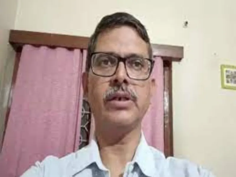 Video: कमल का पटका पहन इंस्पेक्टर का फोटो वायरल, पूर्व IPS अमिताभ ठाकुर ने कसा तंज, बोले- UP पुलिस पर सत्ताधारी पार्टी का बढ़ गया दबाव 