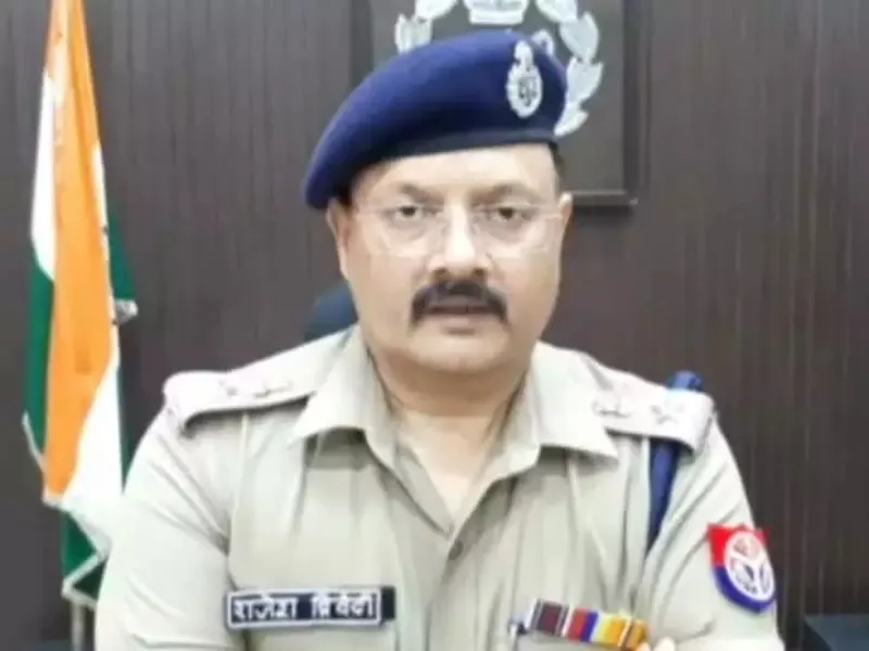 हरदोई: हेलमेट और सीट बेल्ट न लगाने वालों के खिलाफ आज से अभियान शुरु 