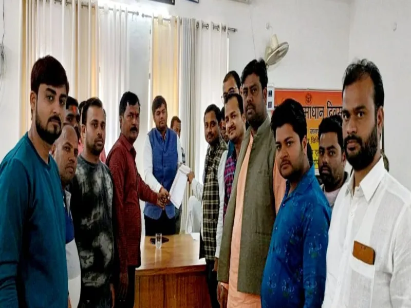 रायबरेली: जाम की समस्या से व्यापार चौपट ,व्यापारियों ने एसडीएम को सौंपा ज्ञापन