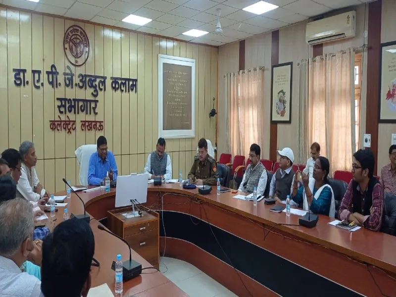 UPCIDA से वार्ता कर निरस्त करें नोटिस : डीएम 