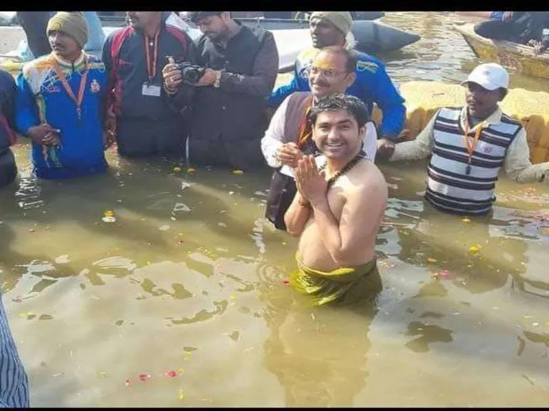 बागेश्वर धाम पीठाधीश्वर का बड़ा बयान, बोले -सनातन धर्म का विरोध करने वाले हैं Cancer 