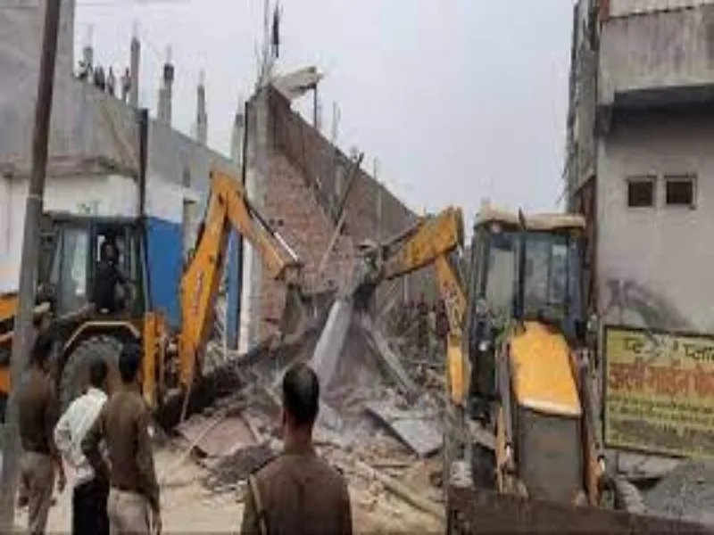 Breaking News: गाजियाबाद में निर्माणाधीन बिल्डिंग का लेंटर गिरा, कई मजदूर दबे 