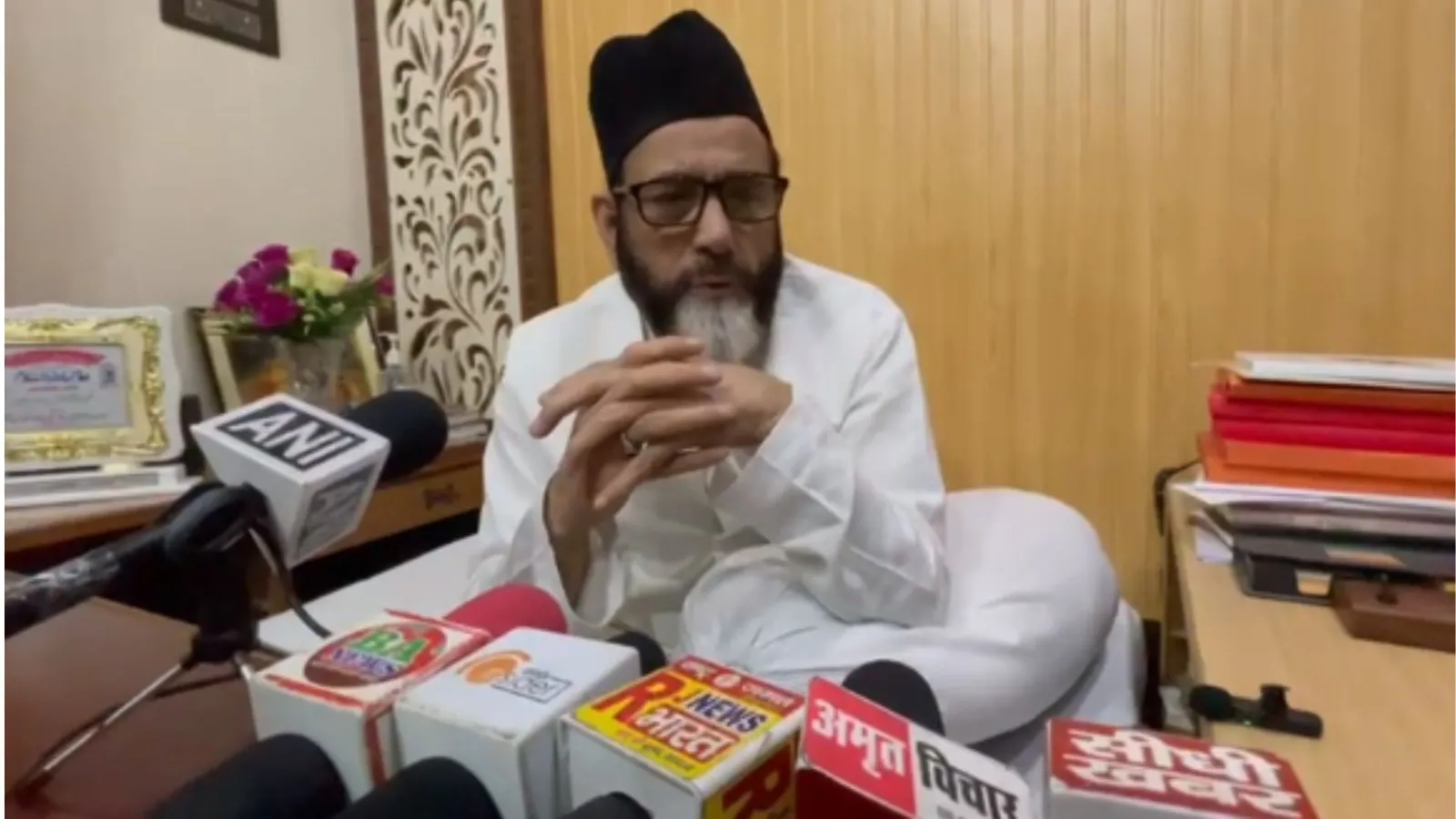 बरेली : मौलाना तौकीर रजा बोले- हत्यारों का समर्थन करने वालों पर हो कार्रवाई, नहीं तो मुसलमान संसद तक करेंगे पैदल मार्च 