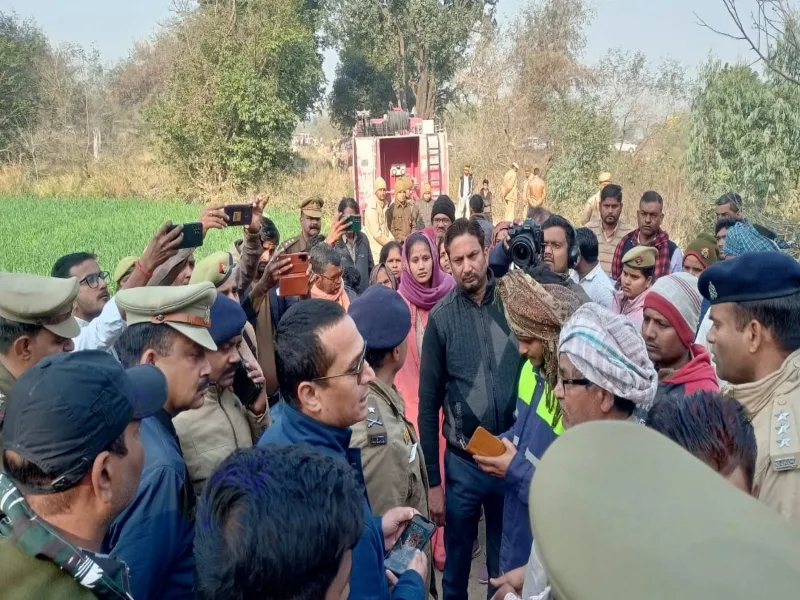 Kanpur Dehat Agnikand: बिना रीतिरिवाज शव ले जाने पर भड़के परिजन रास्ते से हुए वापिस, अधिकारियों ने संभाली स्थिति  