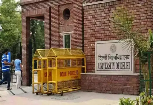 दिल्ली विश्वविद्यालय : तमिल और तेलुगु भाषा लेने वाले छात्रों के सामने गंभीर संकट 