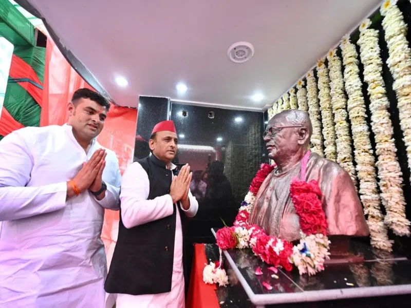 अखिलेश यादव ने भाजपा पर साधा निशाना, बोले- महंगाई नहीं, 1 ट्रिलियन डॉलर इकॉनमी है इनका मुद्दा  