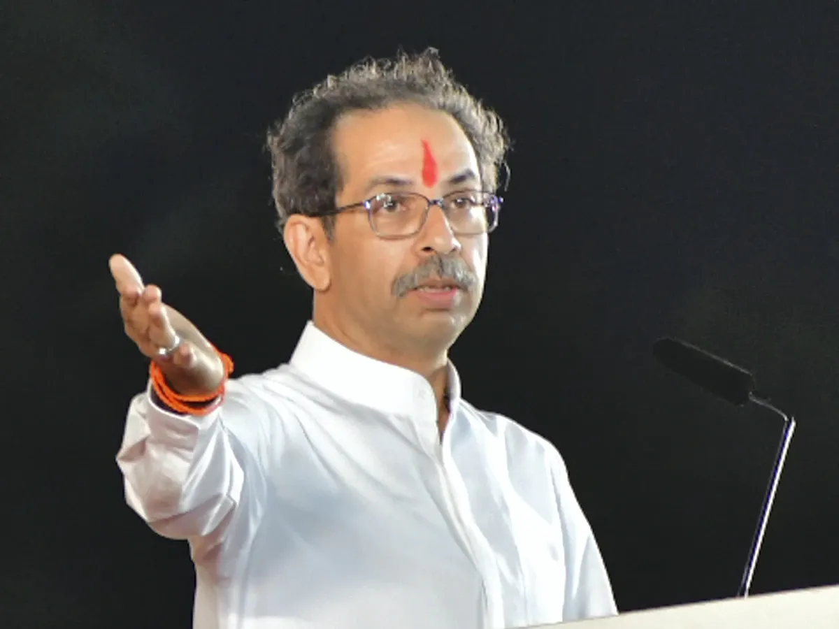 निर्वाचन आयोग के फैसले के बाद आगे की राह पर चर्चा को उद्धव ने पार्टी नेताओं की बैठक बुलाई 