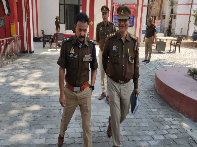 रायबरेली: एसपी ने किया ऊंचाहार कोतवाली का निरीक्षण, दिए जरूरी निर्देश 