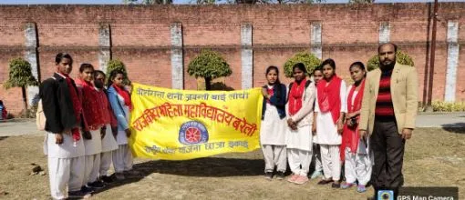 बरेली: छात्राओं ने निकाली स्वच्छता रैली