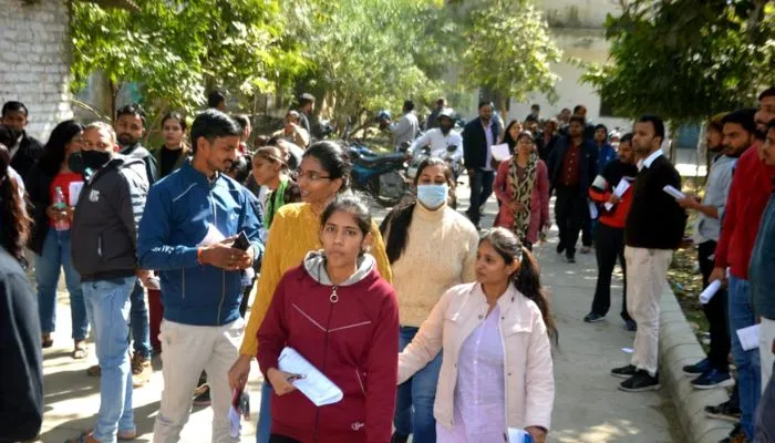 Civil Judge Exam 2023: GS ने उलझाया तो 4277 अभ्यर्थी ने छोड़ी परीक्षा, Kanpur के 27 केंद्रों पर रहा पुलिस का पहरा