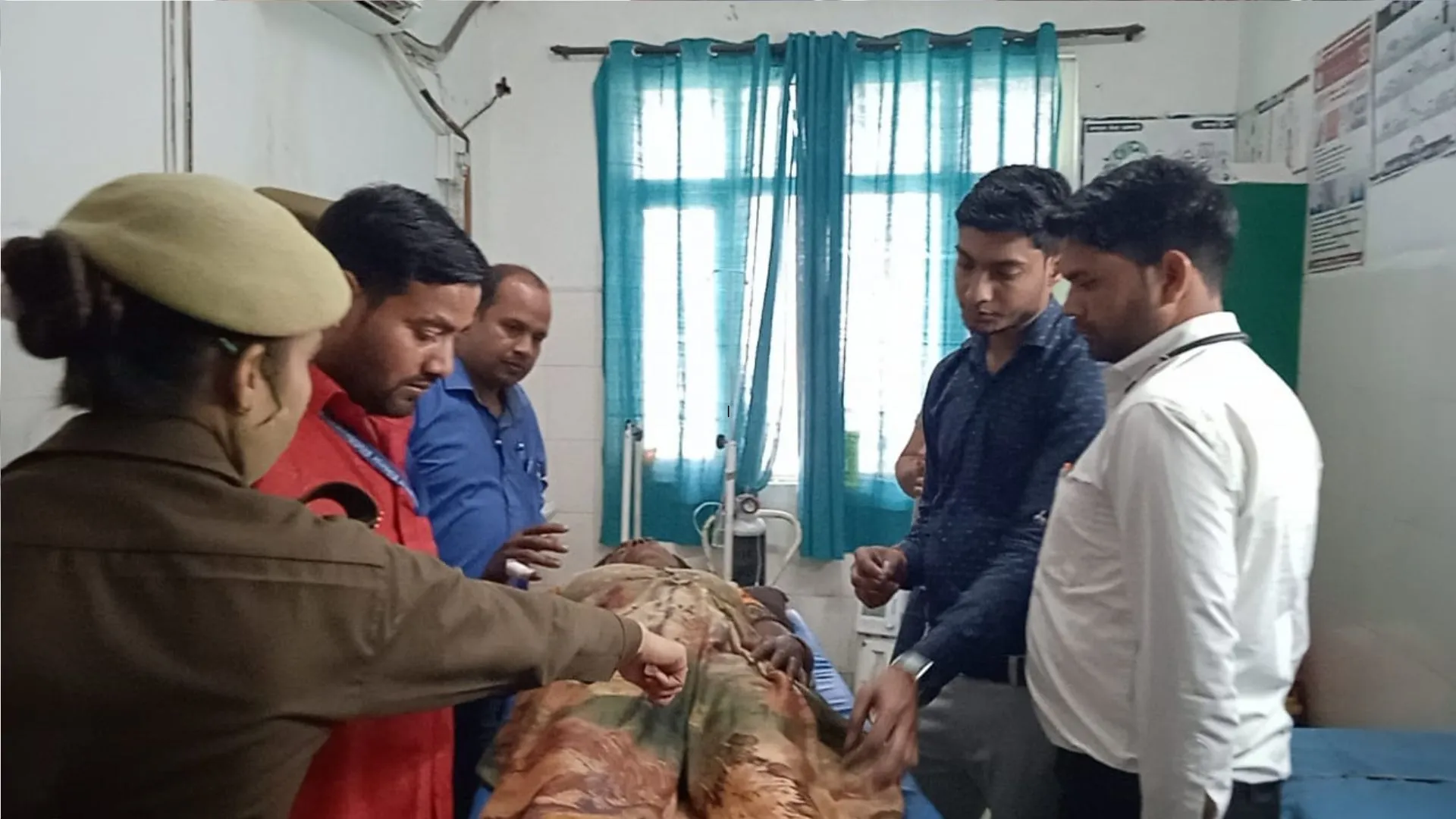 कासगंज: कीचड़ हटाने को कहा तो बौखलाए दबंग, जमकर की फायरिंग, चार को लगी गोली