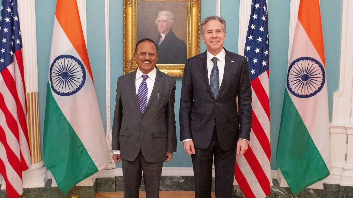 गहरा सैन्य सहयोग