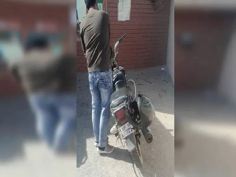 बुलंदशहर: फीस के बदले पिता की बाइक रखवा ली गिरवीं, डीएम ने दिए जांच के आदेश, जानें मामला