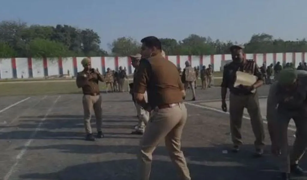 बरेली: दंगों से निपटने के लिए पुलिस प्रशासन तैयार, दंगाइयों को खदेड़ने के लिए दागे आंसू गैस के गोले 