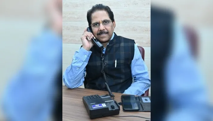 Kanpur : हैलो अमृत विचार कार्यक्रम ट्रांसप्लांट सर्जन डॉ. अनिल जैन बोलें- गाल ब्लैडर की पथरी गलाने की कोई दवा नहीं