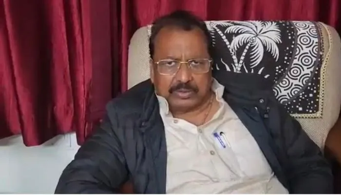 Kanpur Dehat के मड़ौली कांड में राज्यमंत्री के पति अनिल वारसी का Video Viral, कहा- महिलाओं के अंदर आग लगाने की टेंडेंसी