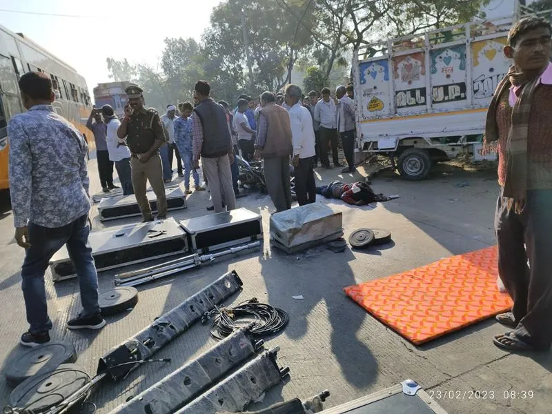 अयोध्या: हाइवे पर दो बड़े हादसे, एक में 4 की मौत, दूसरे में तीन डॉक्टर घायल