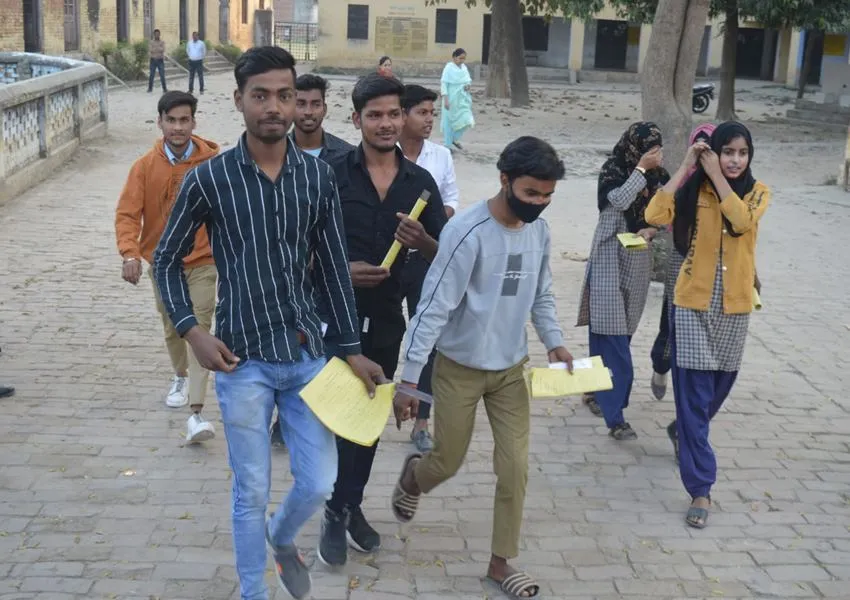 UP Board Exam: अयोध्या मंडल में 2170 ने छोड़ी हाईस्कूल व इंटर की परीक्षा