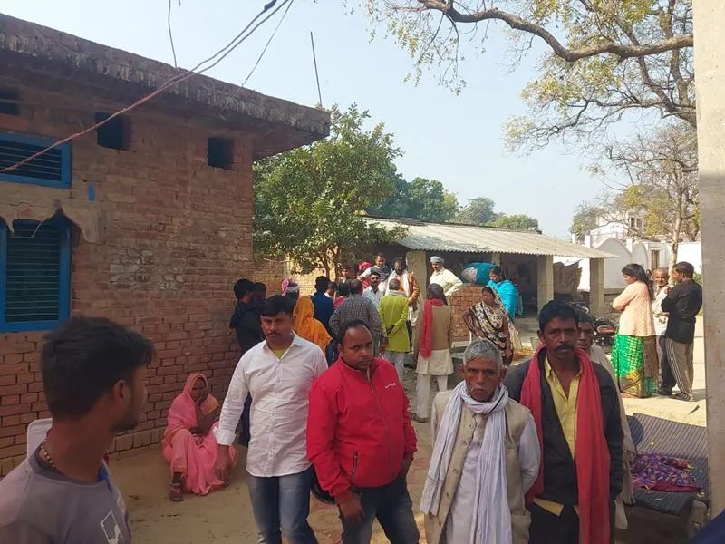 अयोध्या: मातम में बदली खुशियां, भाई की फांसी लगाने की खबर पर बैरंग लौटी बारात, जानें पूरा मामला