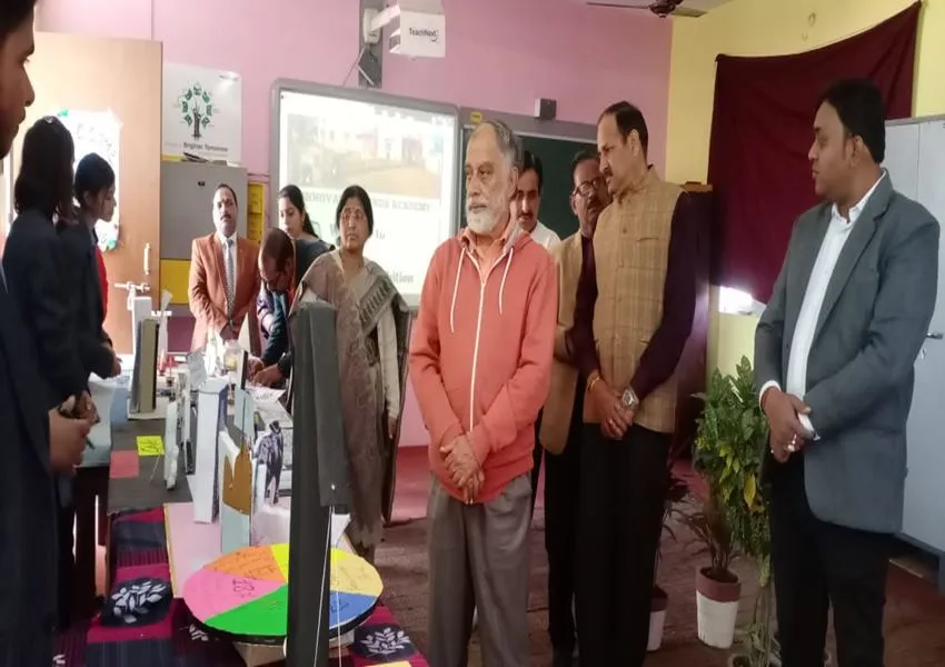 अयोध्या मेगा मॉडल प्रदर्शनी में दिखा जोशीमठ के प्राकृतिक परिवर्तन का दृश्य