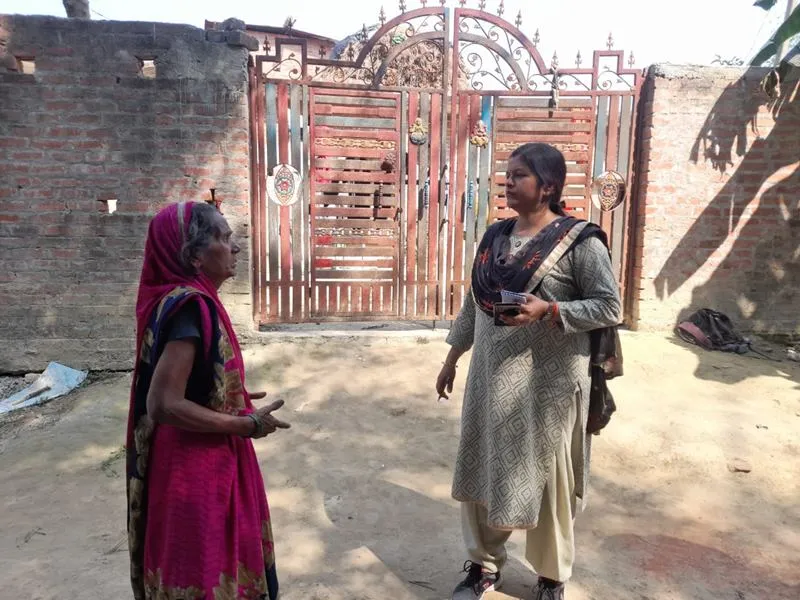 अयोध्या: प्रधानमंत्री आवास योजना की पात्रता जांच के लिए फील्ड में उतरे अफसर 