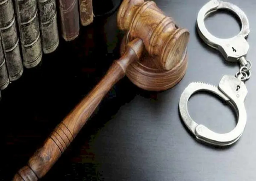 लखनऊ: रिश्वत लेते रंगे हाथ गिरफ्तार लेखापाल को नहीं मिली जमानत 