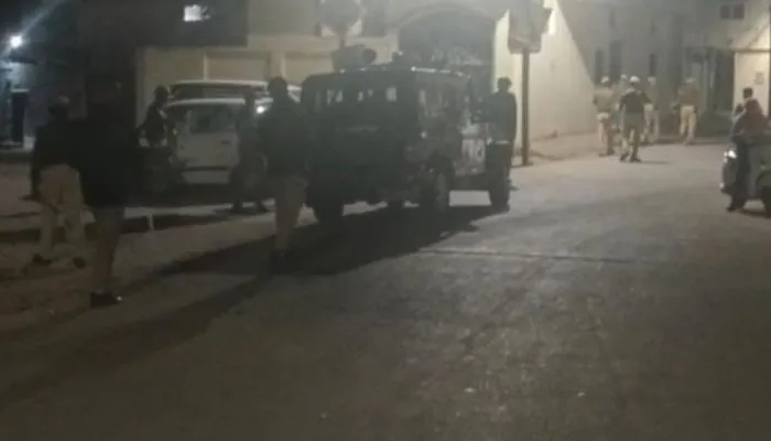 Banda News : Abbas Ansari के करीबी SP नेता को लखनऊ से आई STF टीम ने हिरासत में लिया, परिजनों से की पूछताछ