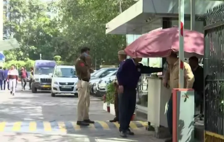 BBC के दफ्तरों पर IT सर्वे पर कांग्रेस का कटाक्ष : विनाशकाले विपरीत बुद्धि