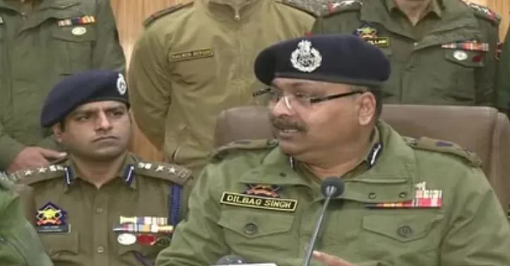 जम्मू में कई विस्फोटों में शामिल आतंकवादी गिरफ्तार: डीजीपी दिलबाग सिंह
