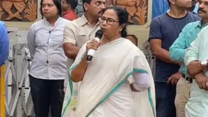 विद्वानों ने कहा- ममता बनर्जी पर विश्व भारती का बयान अपमानजनक