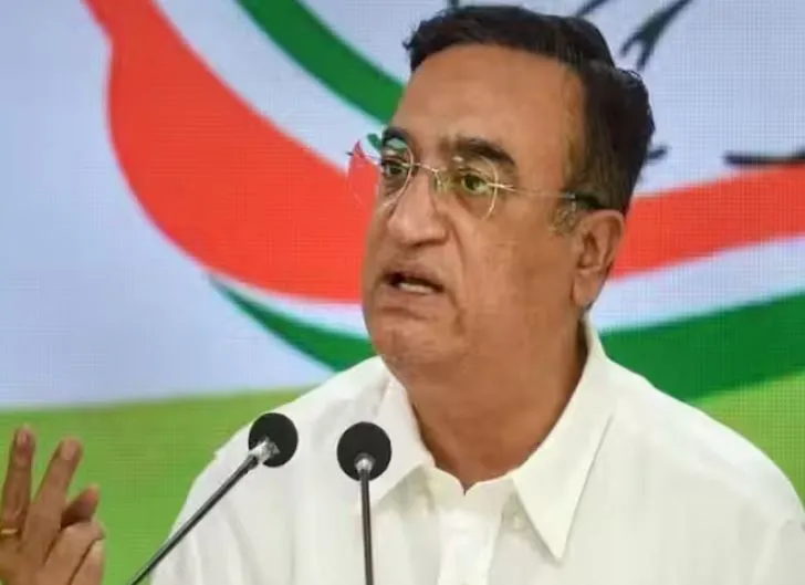 कांग्रेस ने शराब घोटाले को लेकर केजरीवाल से मांगा इस्तीफा