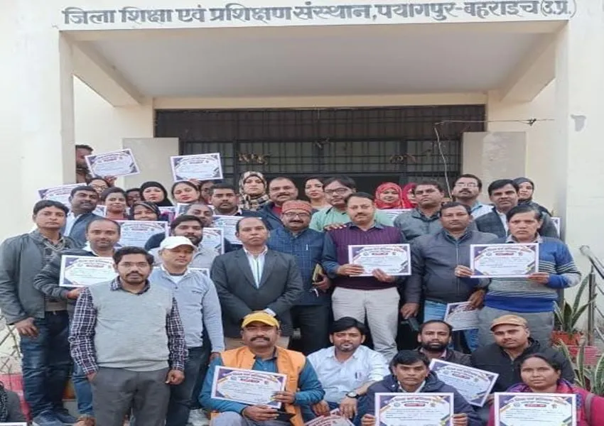 बच्चों में सृजनात्मक कौशल कला विकसित करें शिक्षक: उदयराज