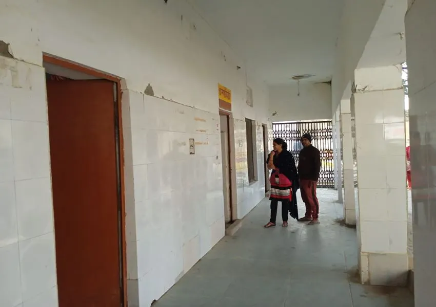 अयोध्या: बदहाल तुलसी महिला चिकित्सालय को उपचार की जरूरत, चिकित्सकीय व्यवस्था ठप