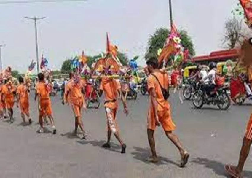 बाराबंकी में भीषण सड़क हादसा, दो कांवड़िये की मौत, चार घायल