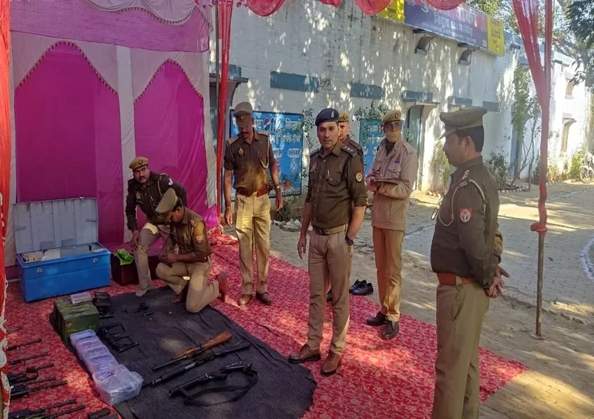 सुलतानपुर: सीओ ने जयसिंहपुर कोतवाली का किया निरीक्षण, लंबित विवेचनाओं को लेकर लगाई फटकार