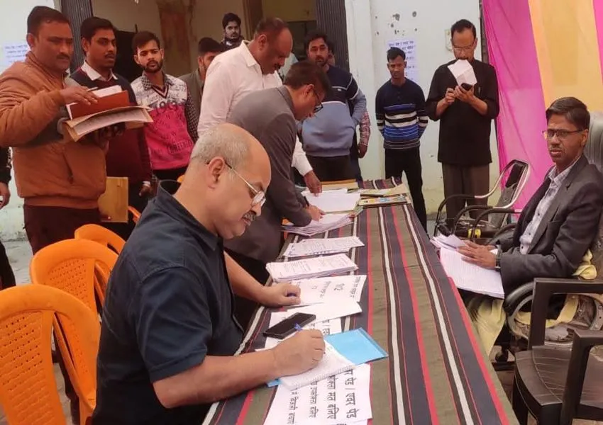 बहराइच: 37 प्रतिशत विद्युत लाइन लास पर भड़के पावर कारपोरेशन के चेयरमैन, दिए ये निर्देश 