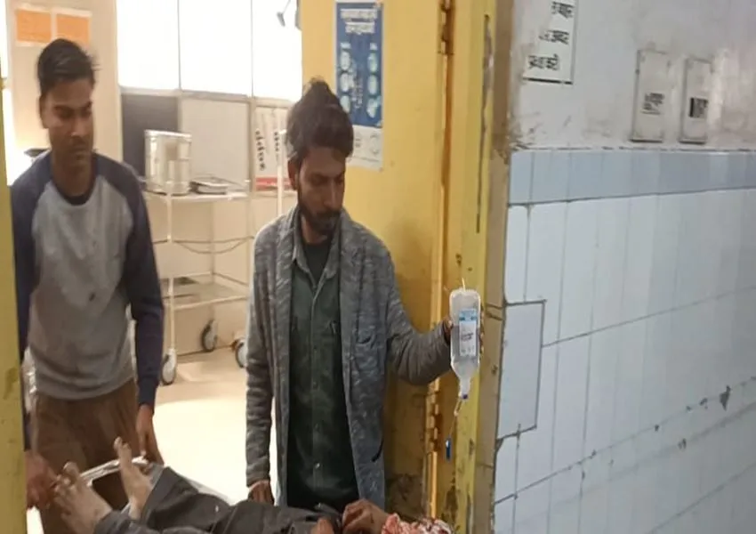बहराइच: युवक ने कमरा बंद कर छूरी से रेता गला, हालत गंभीर, जानें वजह